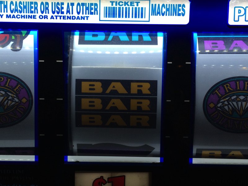(slot machine): Lucky me!